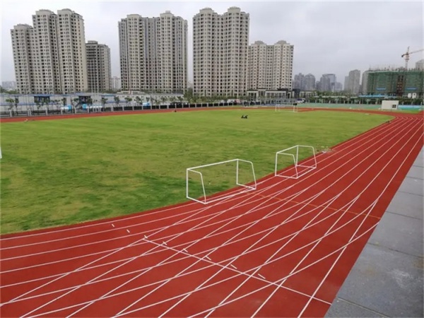 梅州市塑胶跑道维修人造草坪 - 价格